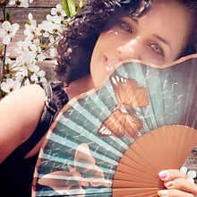 Cargar imagen en el visor de la galería, Abanico Susurros de Mariposa