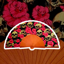 Cargar imagen en el visor de la galería, Abanico Skull Calaveras Fan 💀🌺